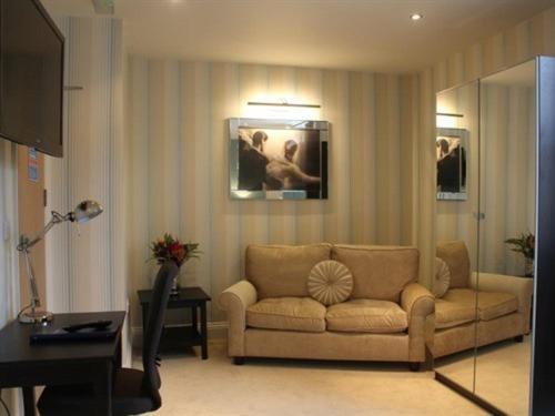 יאוביל The Keep Boutique Hotel מראה חיצוני תמונה