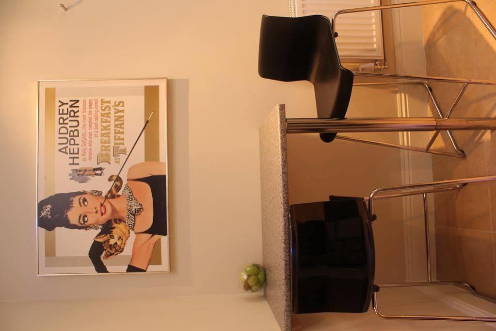 יאוביל The Keep Boutique Hotel מראה חיצוני תמונה