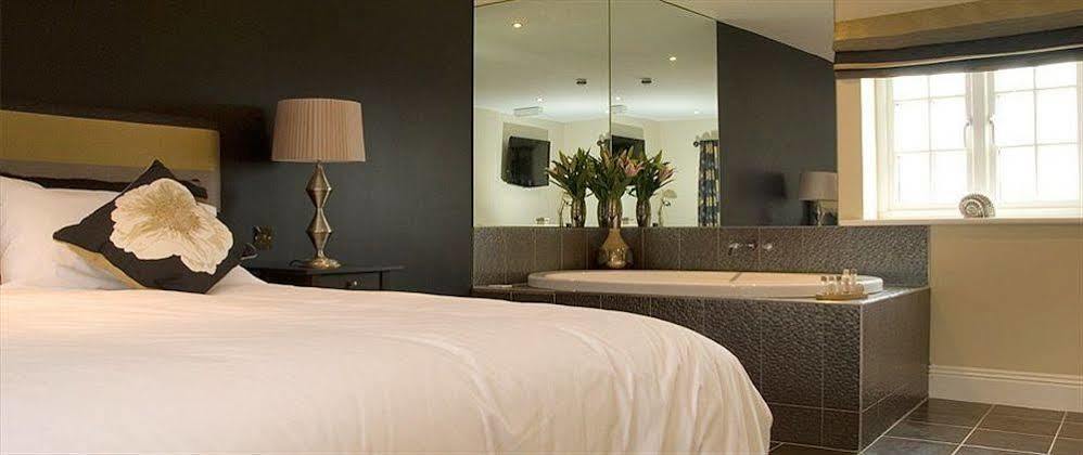 יאוביל The Keep Boutique Hotel מראה חיצוני תמונה
